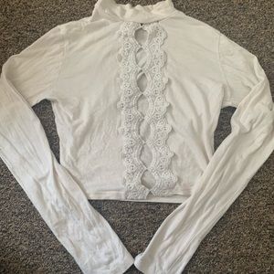 Long sleeve crop